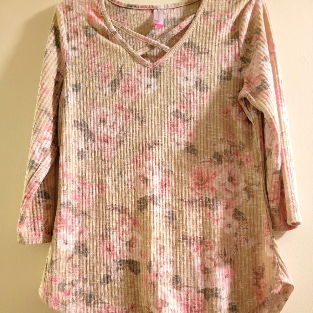 3/4 Sleeve Ladies Cross Neckline Shirt